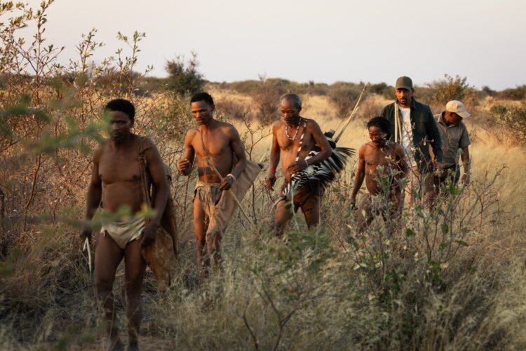 Weekend Reads for a Stormy Weekend 6 will smith going hunting and gathering with the san people